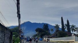 Polres Bogor akan memberlakukan sistem ganjil genap bagi kendaraan yang menuju kawasan wisata Puncak. (Dok. Muhammad Rizal Ariansyah)

