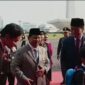 Gibran Rakabuming terlihat menyambut langsung kedatangan Presiden Jokowi di Monas menghadiri HUT ke-79 TNI. 