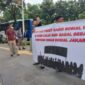 Aliansi Pemuda Jakarta (APJ) melakukan unjuk rasa di Balaikota (Dok Harianjayakarta/Edi Prayitno)