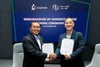 StarHub and NeutraDC Agreement Signing Ceremony held on 28 November 2025. Pictured from left - Sendang Praptomo, Chief Executive Officer, NeutraDC Singapore, Tan Kit Yong, Chief, Regional Enterprise, StarHub. (PRNewsfoto/StarHub)