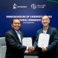 StarHub and NeutraDC Agreement Signing Ceremony held on 28 November 2025. Pictured from left - Sendang Praptomo, Chief Executive Officer, NeutraDC Singapore, Tan Kit Yong, Chief, Regional Enterprise, StarHub. (PRNewsfoto/StarHub)